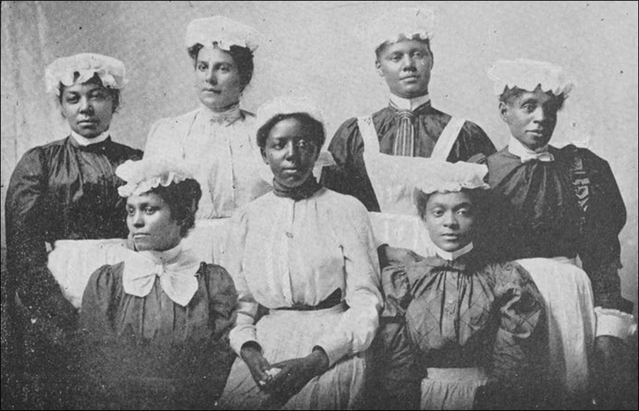 Nurses Nurse Training class 1900