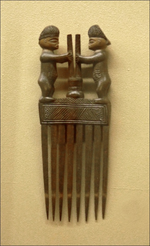 Lovale people wooden sculture