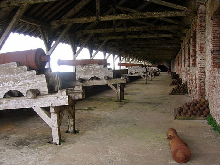 The Citadelle Laferrière, near Milot in Haiti : a row of guns.