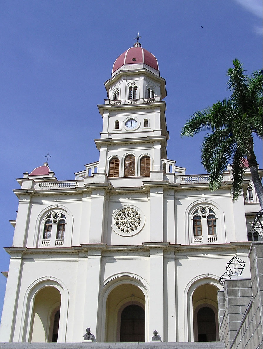 Vue de la Basilique Notre Dame de la Charité del Cobre près de Santiago de Cuba
